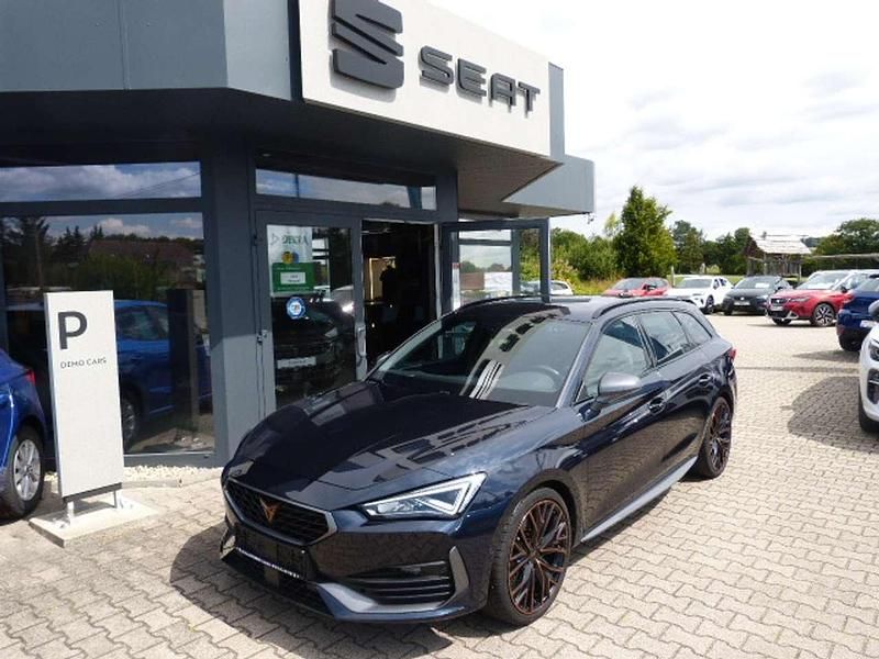 Asphalt blau Gebraucht 2022 Cupra Leon VZ3 Kombi | 33.850 € (Fairer Preis) - Bild 1/4