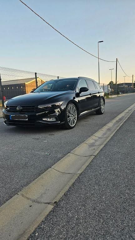 Schwarz Gebraucht 2020 VW Passat Business Kombi | 22.999 € (Fairer Preis) - Bild 1/4