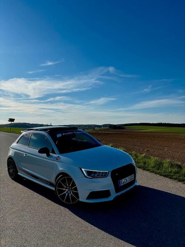 Weiß Gebraucht 2015 Audi S1 Kleinwagen | 23.500 € (Teuer) - Bild 1/4