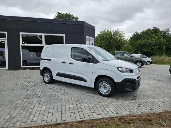Weiß (gelato weiß) Neu 2024 Fiat Doblò Van / Kleinbus | 19.897 € (Guter Preis) - Bild 1/4