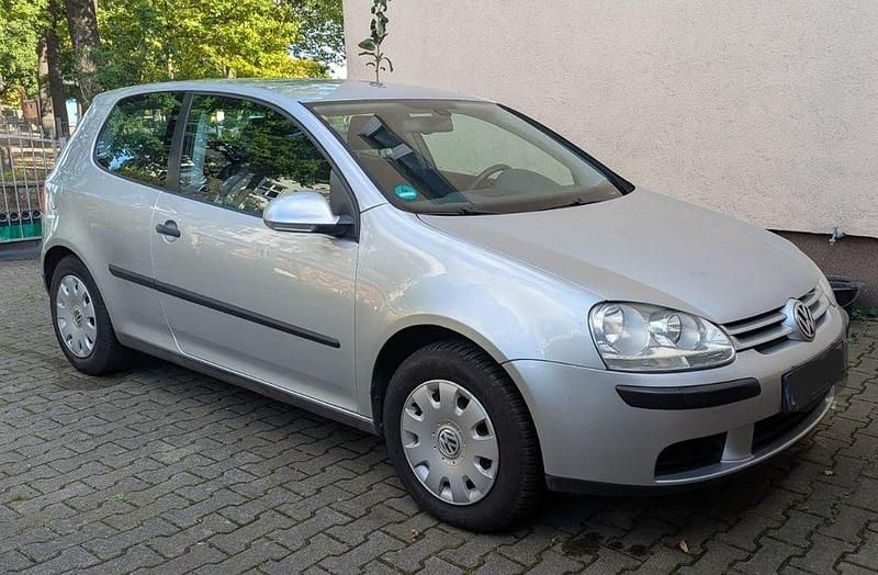 Silber Gebraucht 2005 VW Golf IV Comfortline Limousine | 3.500 € (Teuer) - Bild 1/3