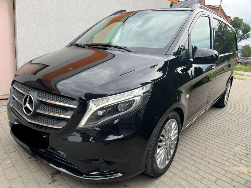 Schwarz Gebraucht 2021 Mercedes Vito Van / Kleinbus | 37.247 € (Teuer) - Bild 1/4