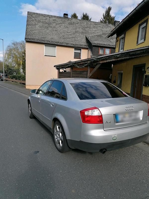 Gebraucht Audi A4 131 PS (96 kW) 2003 Silber Limousine