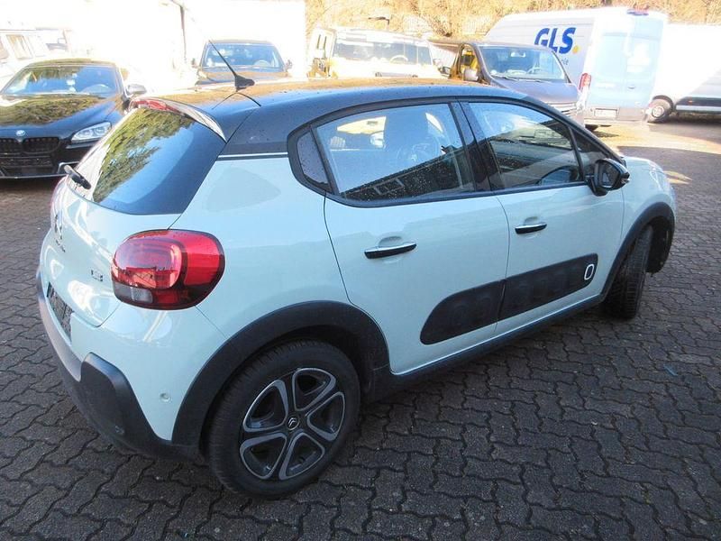 Gebraucht Citroën C3 Shine 82 PS (60 kW) 2017 Almond green Limousine