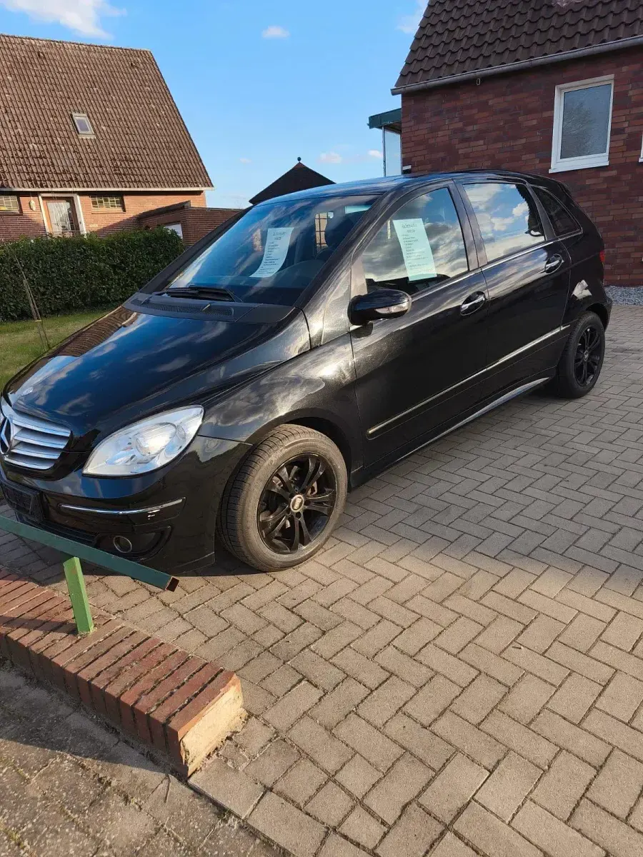 Gebraucht Mercedes B180 109 PS (80 kW) 2008 Schwarz Van / Kleinbus