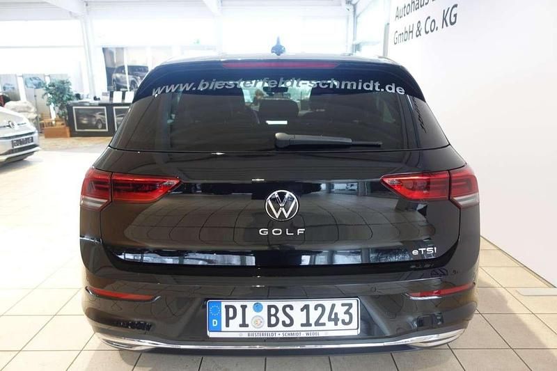 Gebraucht VW Golf VIII Move 150 PS (110 kW) 2023 Schwarz Limousine
