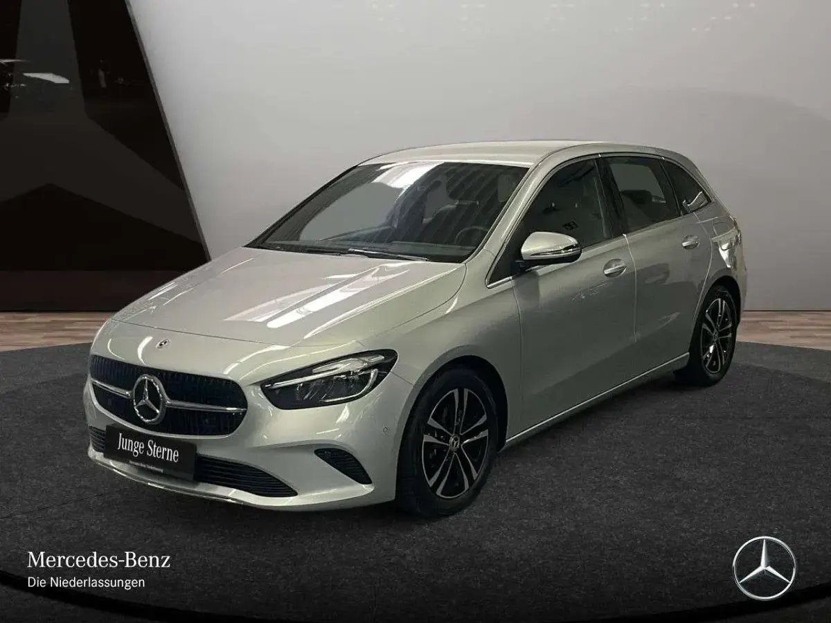 Gebraucht Mercedes B180 Progressive 136 PS (100 kW) 2025 Silber Kleinwagen