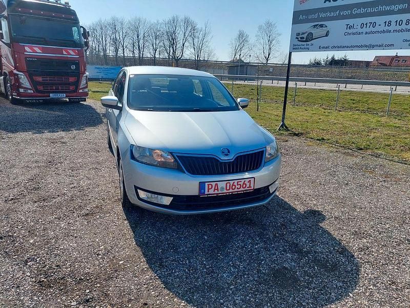 Gebraucht Skoda Rapid Elegance 105 PS (77 kW) 2014 Silber Kleinwagen