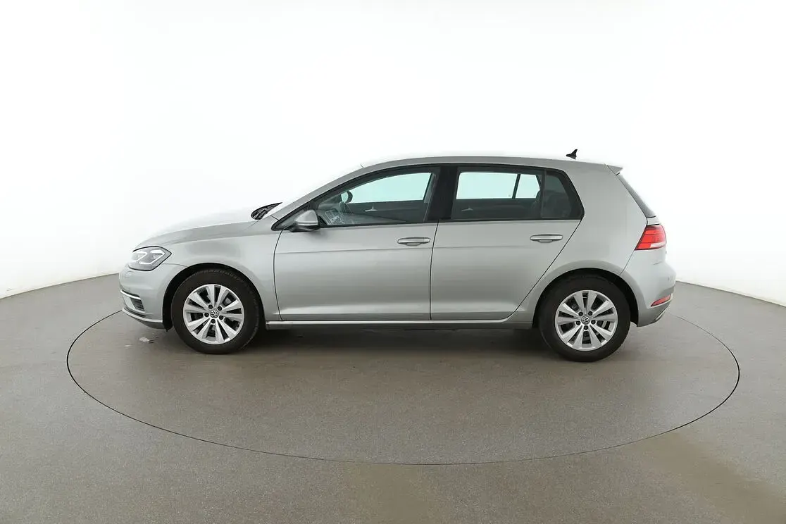 Używany VW Golf VII Comfortline 2018 Srebrny Sedan/Limuzyna