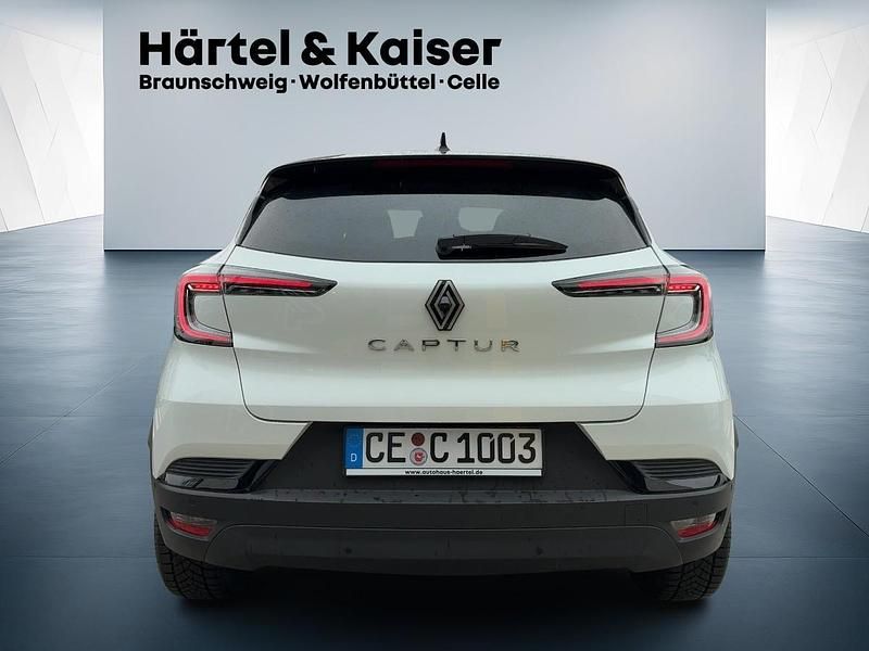 Gebraucht Renault Captur Techno 91 PS (66 kW) 2025 Perlmuttweiß metallic, black pearlschwarz metall (weiß) SUV