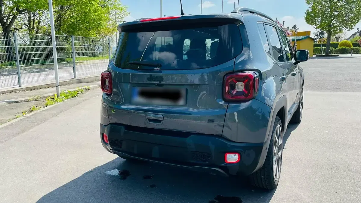 Gebraucht Jeep Renegade 130 PS (95 kW) 2023 Grau SUV
