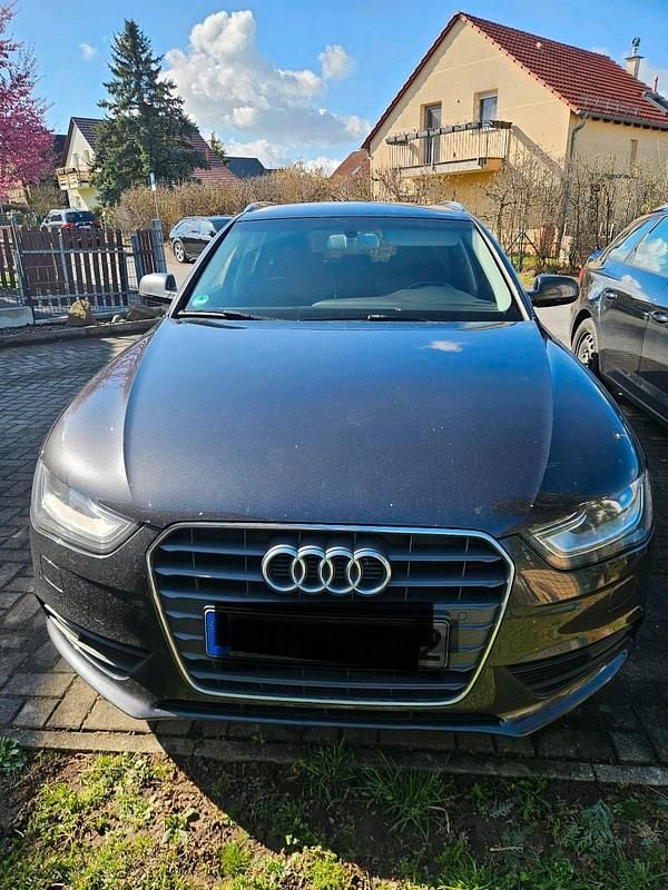Gebraucht Audi A4 Ambiente 143 PS (105 kW) 2013 Grau Kombi