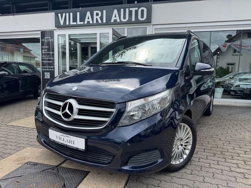 Blau Gebraucht 2015 Mercedes V250 Van / Kleinbus | 39.999 € (Fairer Preis) - Bild 1/4