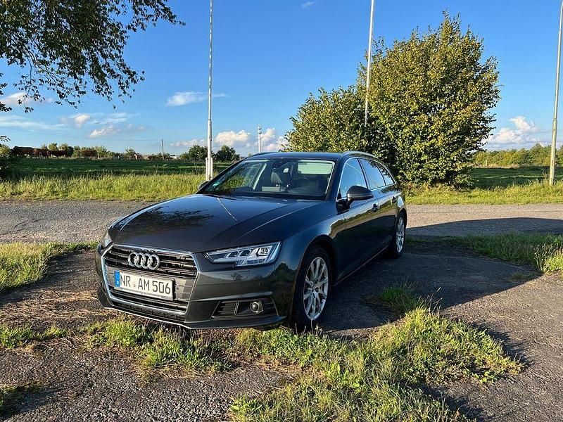 Grau Gebraucht 2018 Audi A4 Performance Kombi | 17.000 € (Fairer Preis) - Bild 1/4
