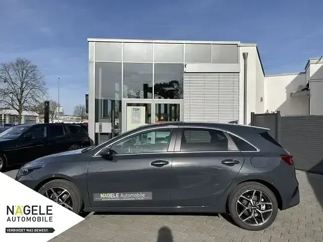 Gebraucht Kia Ceed 140 PS (102 kW) 2025 Grau Kleinwagen