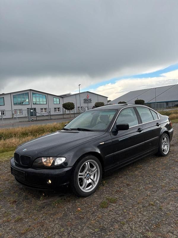 Schwarz Gebraucht 2003 BMW 325 Limousine | 1.900 € (Fairer Preis) - Bild 1/4