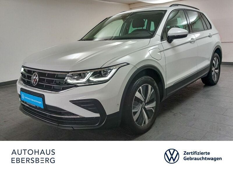 Pure white Gebraucht 2022 VW Tiguan Business+ SUV | 28.400 € (Fairer Preis) - Bild 1/4