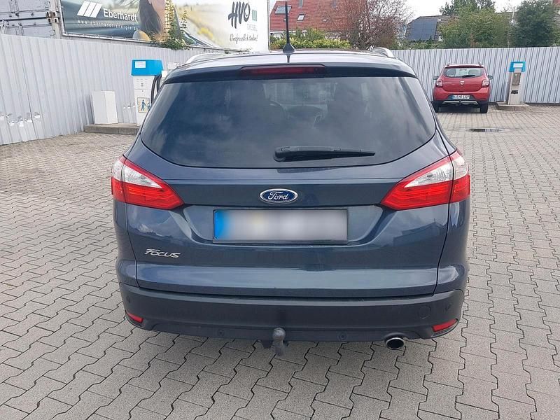 Gebraucht Ford Focus 116 PS (85 kW) 2014 Grau Kombi