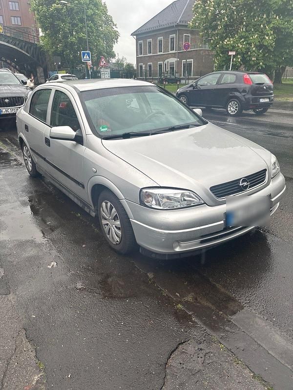 Usata Opel Astra 84 CV (61 kW) 2000 Argento Berlina