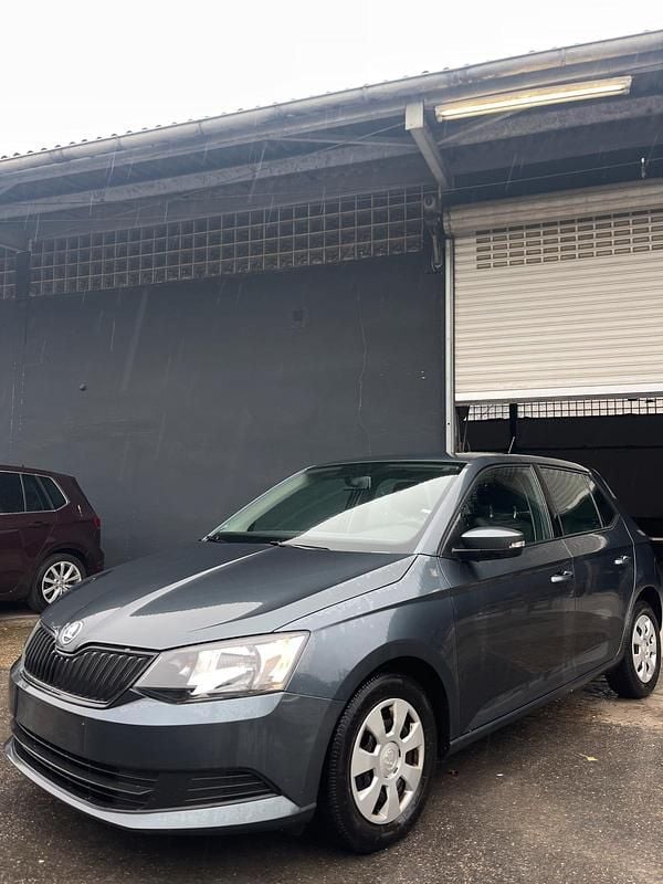 Grau Gebraucht 2017 Skoda Fabia Kombi | 5.790 € (Guter Preis) - Bild 1/4