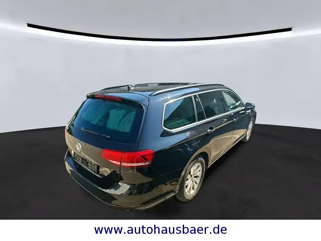 Gebraucht VW Passat Comfortline 150 PS (110 kW) 2018 Schwarz Kombi