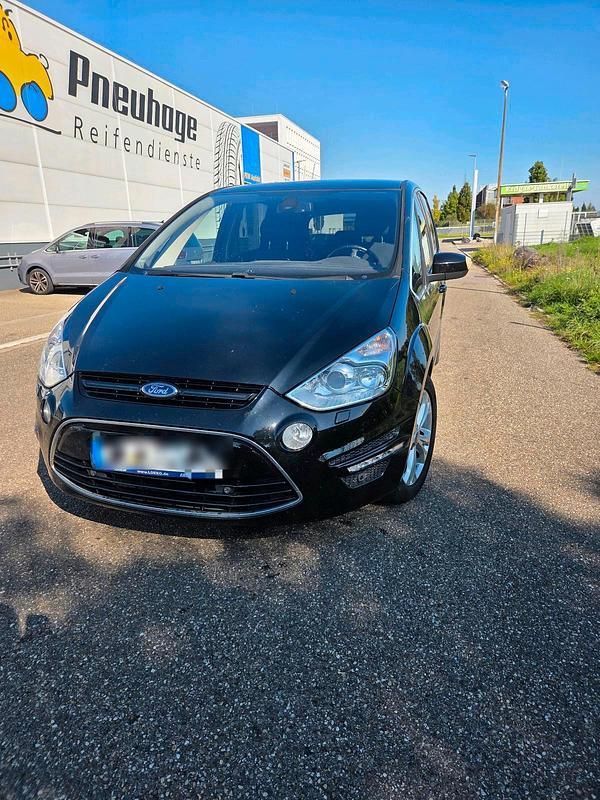 Schwarz Gebraucht 2011 Ford S-MAX Titanium Van / Kleinbus | 8.999 € (Etwas zu teuer) - Bild 1/4