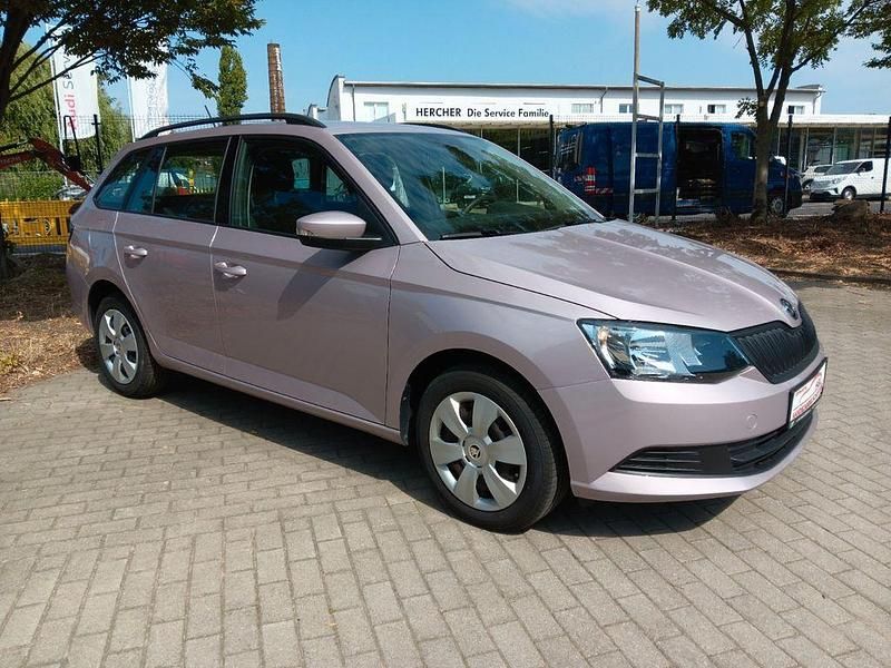 Violett Gebraucht 2016 Skoda Fabia Cool Edition Kombi | 8.590 € (Guter Preis) - Bild 1/4