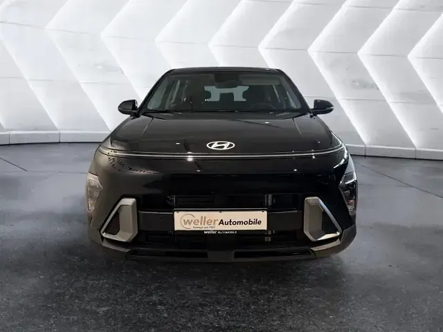 Neu Hyundai Kona Select 150 PS (110 kW) 2026 Schwarz SUV