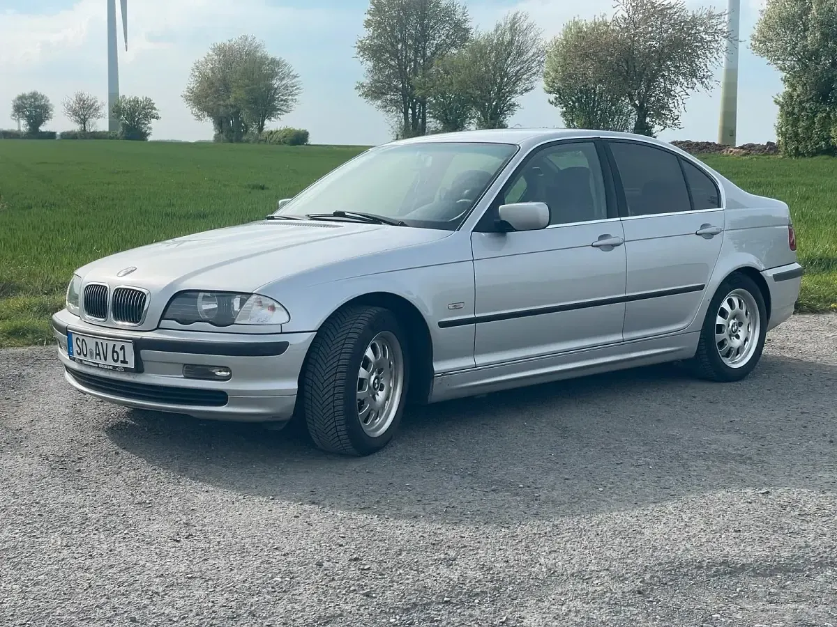 Gebraucht BMW 325 192 PS (141 kW) 2001 Silber Limousine