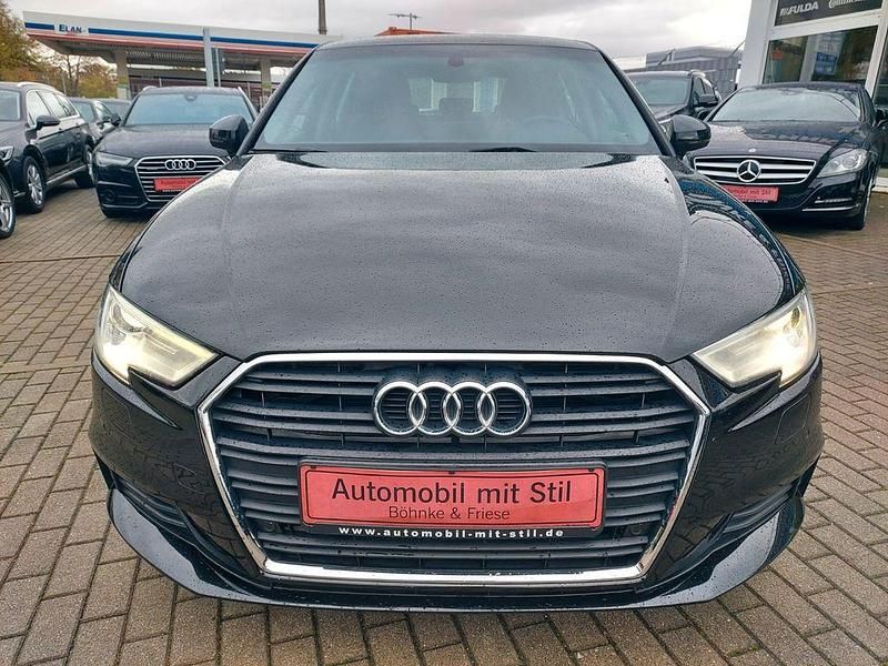 Gebraucht Audi A3 Comfort 116 PS (85 kW) 2018 Schwarz Limousine