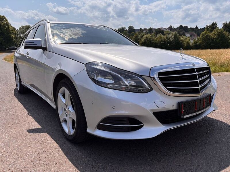 Silber Gebraucht 2013 Mercedes E350 Elegance Kombi | 12.900 € (Etwas zu teuer) - Bild 1/4