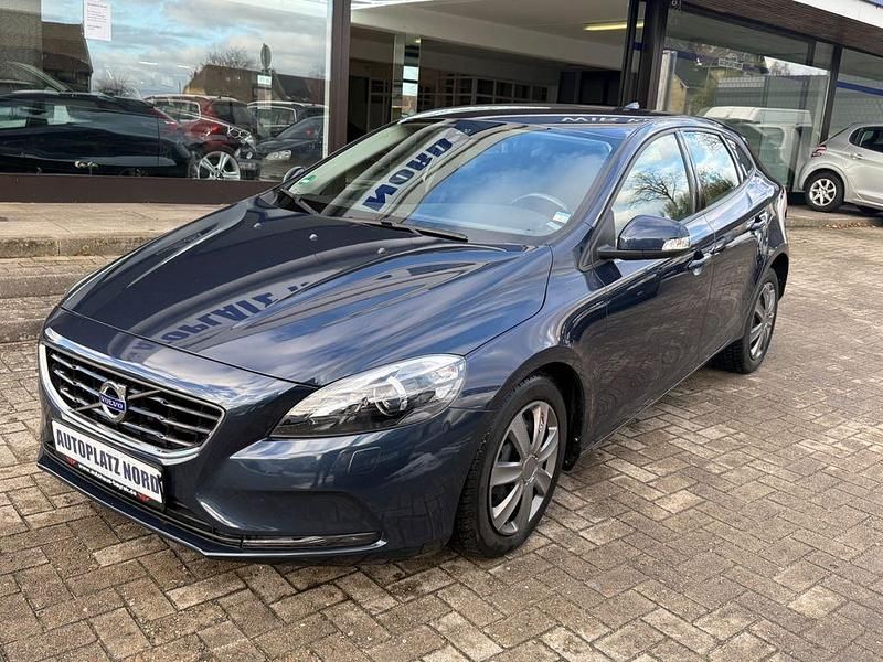Gebraucht Volvo V40 You! 114 PS (83 kW) 2015 Blau Limousine