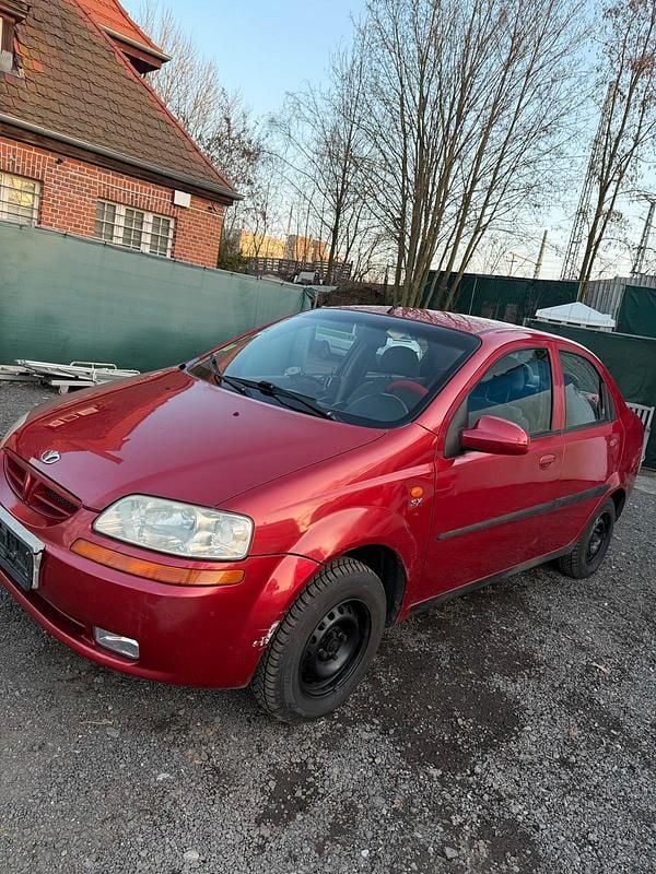 Gebraucht Chevrolet Kalos 94 PS (69 kW) 2004 Rot Limousine