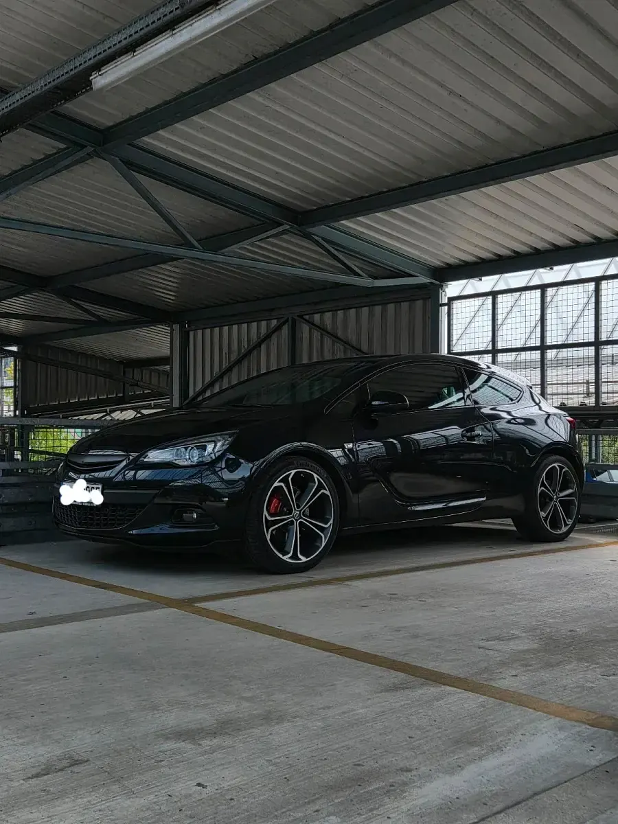 Gebraucht Opel Astra GTC 180 PS (132 kW) 2012 Schwarz Coupé