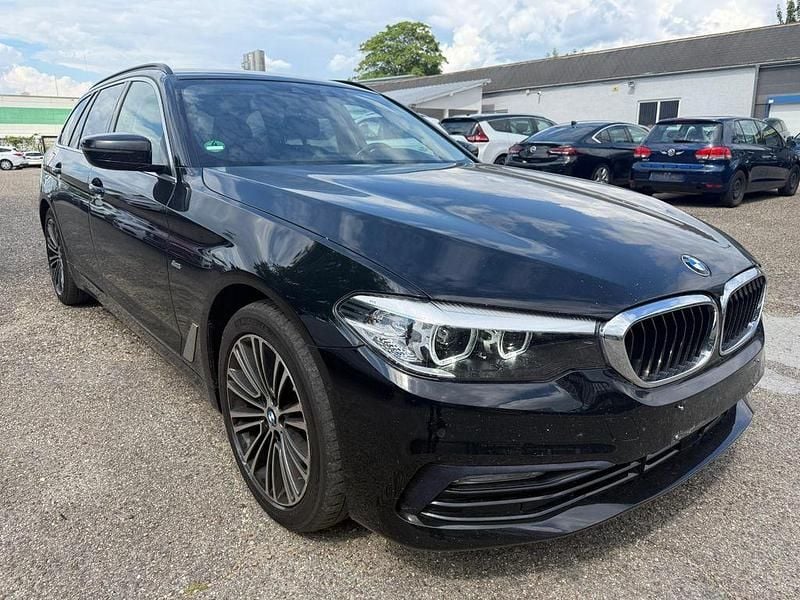 Schwarz Gebraucht 2018 BMW 520 Sport Line Kombi | 14.875 € (Fairer Preis) - Bild 1/4