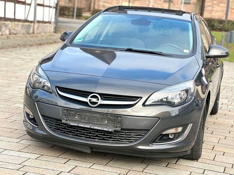 Gebraucht Opel Astra Active 140 PS (102 kW) 2013 Grau Kombi