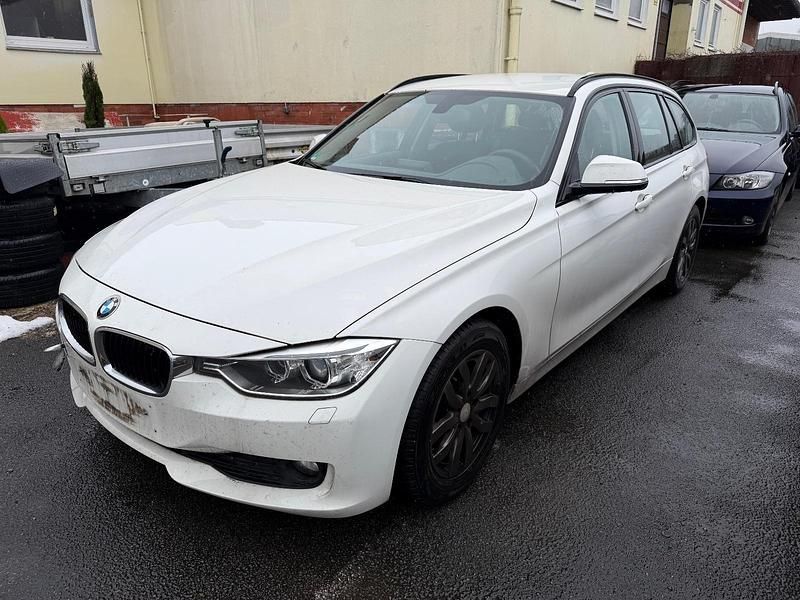 Gebraucht BMW 318 143 PS (105 kW) 2013 Weiß Kombi