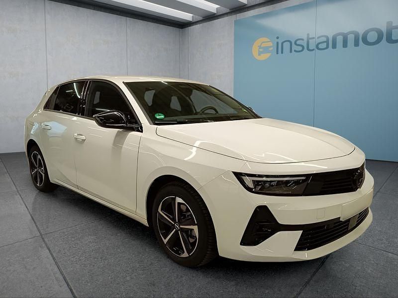 Używany Opel Astra 131 KM (96 kW) 2025 Biały Sedan/Limuzyna