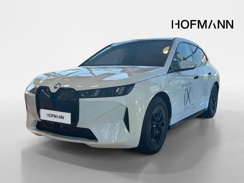 Alpinweiß uni Gebraucht 2025 BMW iX SUV | 71.685 € - Bild 1/2