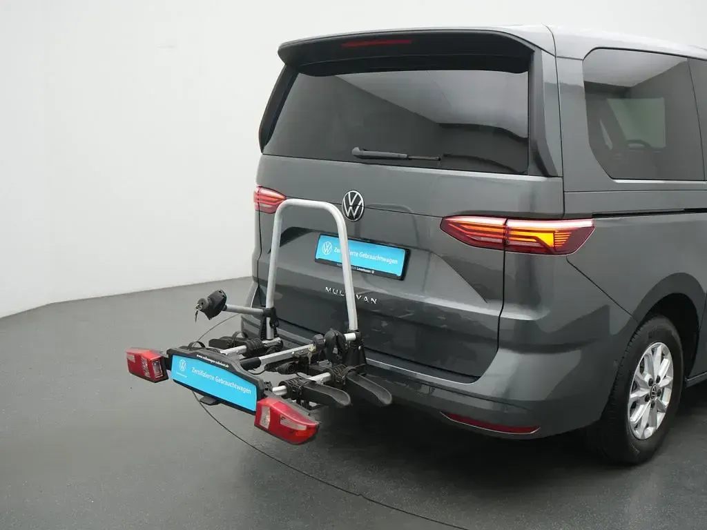 Używany VW T7 Life 150 KM (110 kW) 2025 Czarny Van