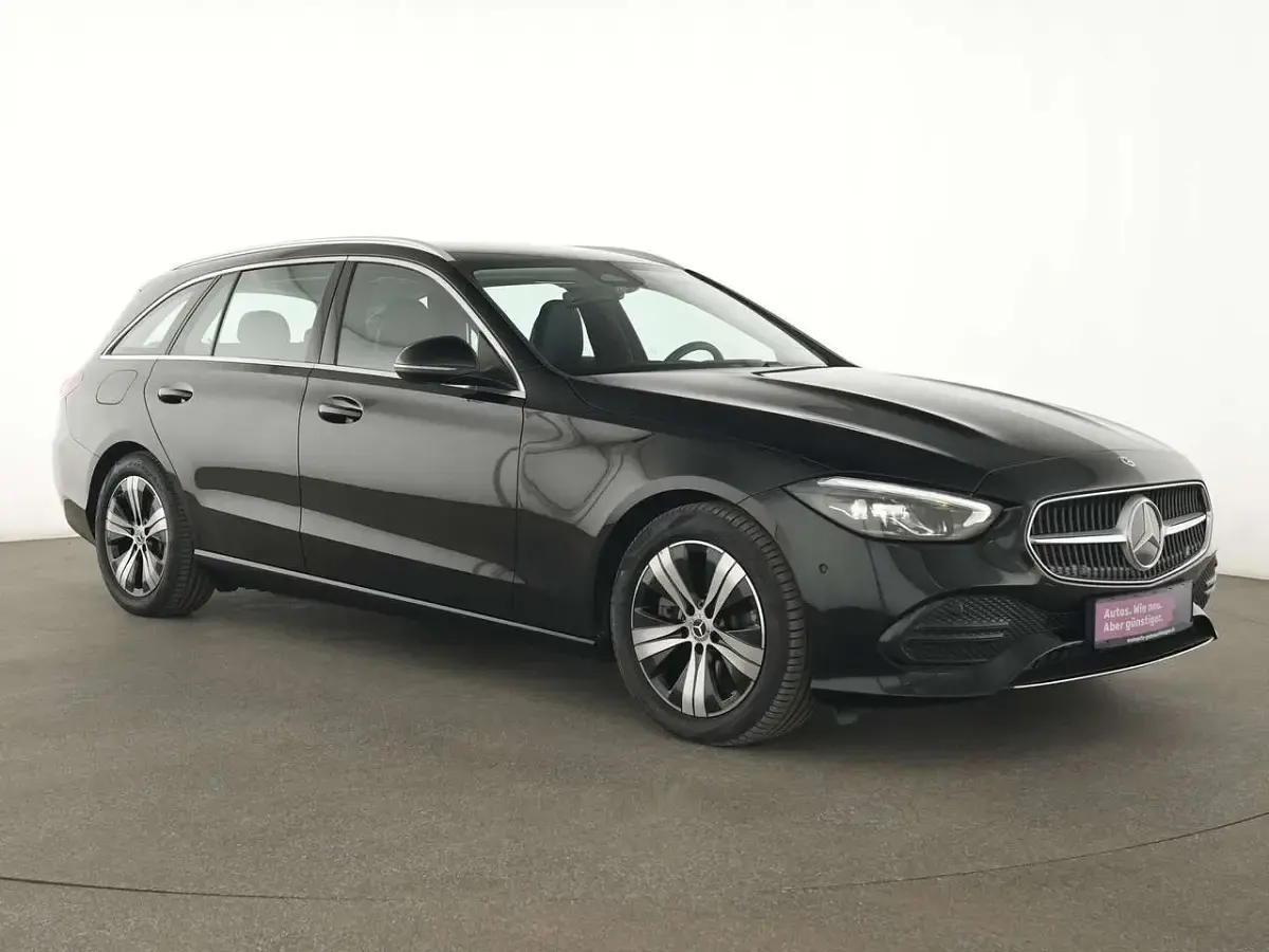 Gebraucht Mercedes C200 Avantgarde 163 PS (119 kW) 2025 Schwarz Limousine