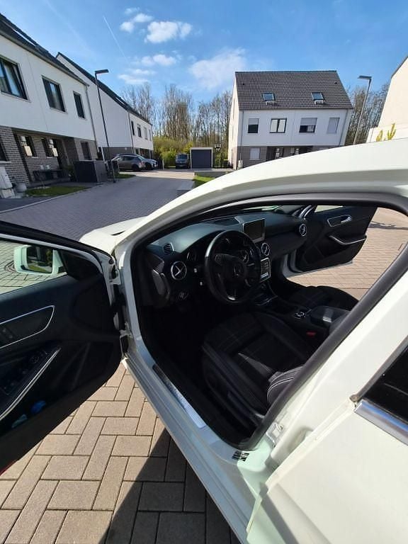 Gebraucht Mercedes A160 102 PS (75 kW) 2016 Weiß Limousine