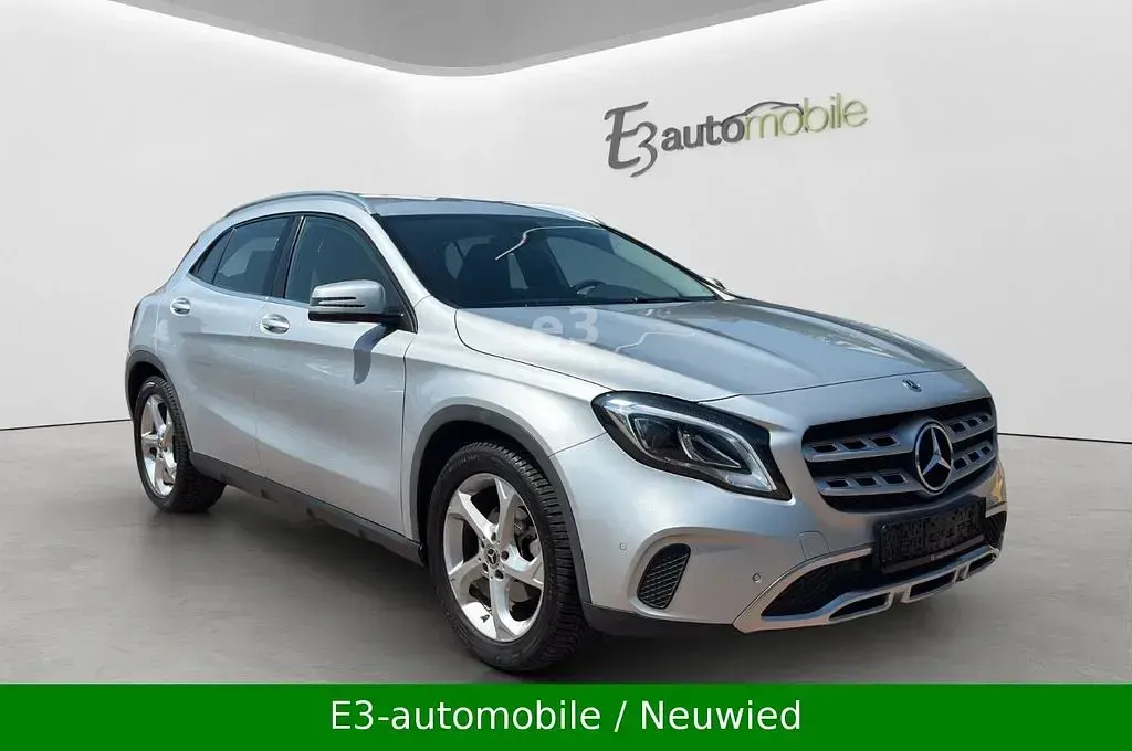 Gebraucht Mercedes GLA180 122 PS (89 kW) 2019 Silber SUV