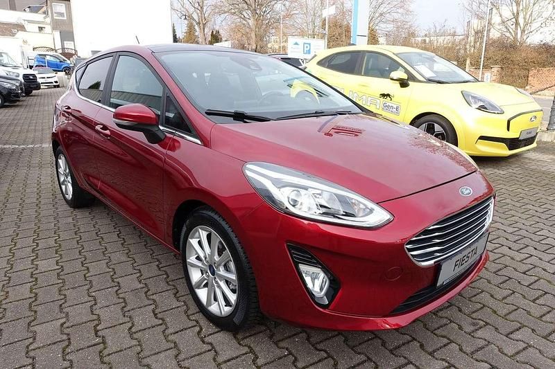 Gebraucht Ford Fiesta Titanium 95 PS (69 kW) 2020 Rubyrot Kleinwagen