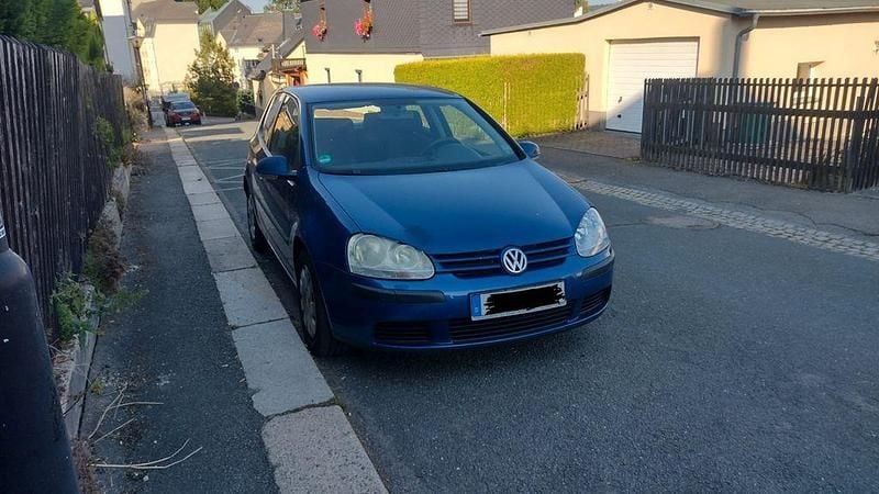 Blau Gebraucht 2004 VW Golf IV Comfortline Limousine | 1.100 € (Superpreis) - Bild 1/4
