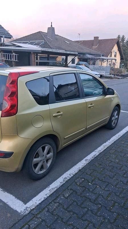 Gebraucht Nissan Note 88 PS (64 kW) 2006 Gold Kleinwagen