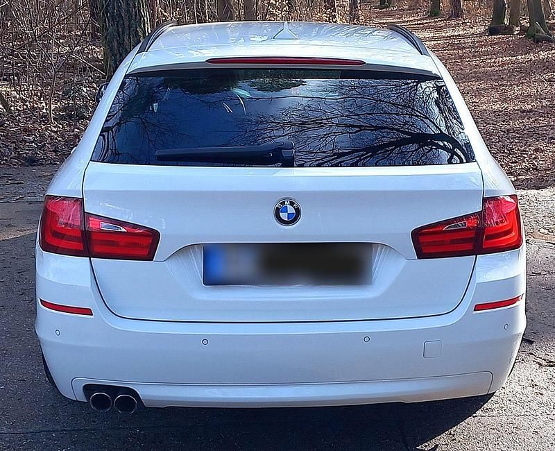 Gebraucht BMW 530 Shadowline 245 PS (180 kW) 2011 Weiß Kombi