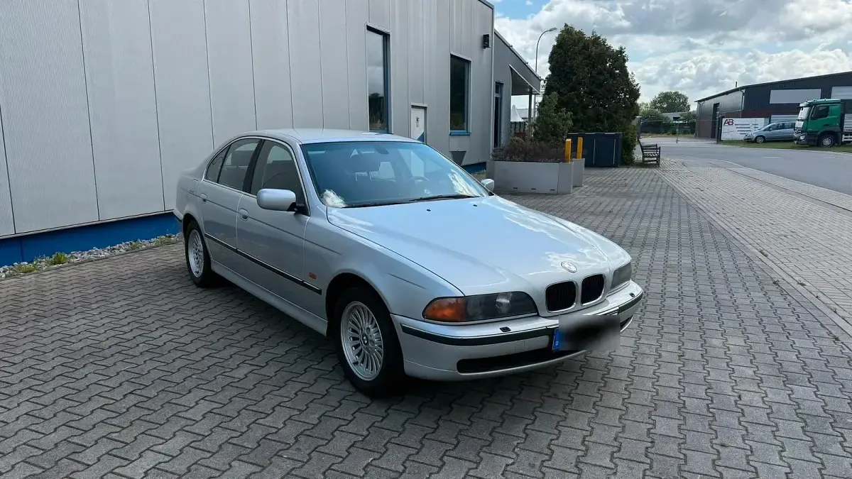 Gebraucht BMW 520 150 PS (110 kW) 2000 Silber Limousine