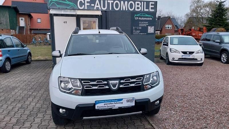 Gebraucht Dacia Duster Celebration 105 PS (77 kW) 2015 Weiß SUV