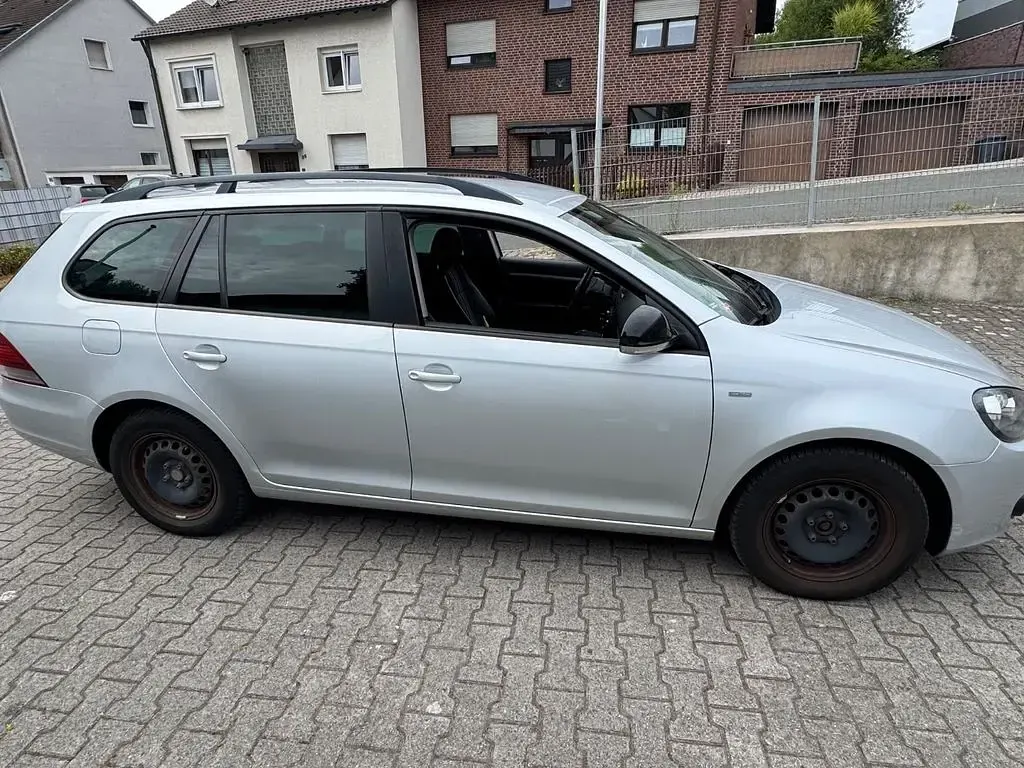 Gebraucht VW Golf VII Match 105 PS (77 kW) 2012 Silber Kombi